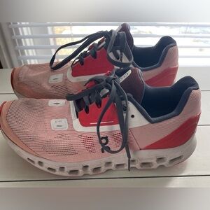 On Cloud women’s Cloudstratus size 7